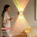 16-värinen RGB-LED-yövalo liiketunnistimella - valon heijastus ylös/alas - valkoinen