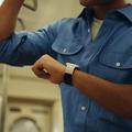 Apple Watch (42/44/SE/45/46/49mm) MOFT Snap Duo -ranneke - valkoinen / musta