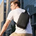 Mark Ryden MR737 4L -rintalaukku, jossa on USB-A- ja USB-C-latausliitännät - musta